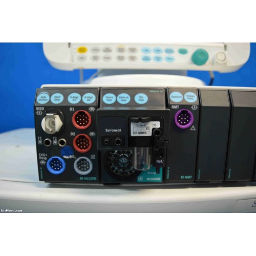 Datex-Ohmeda S/5 Aespire 7100 with S/5 Compact monitor