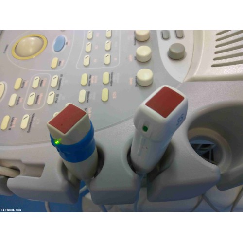 GE  VIVID 3 Ultrasound machine with 4 transducers