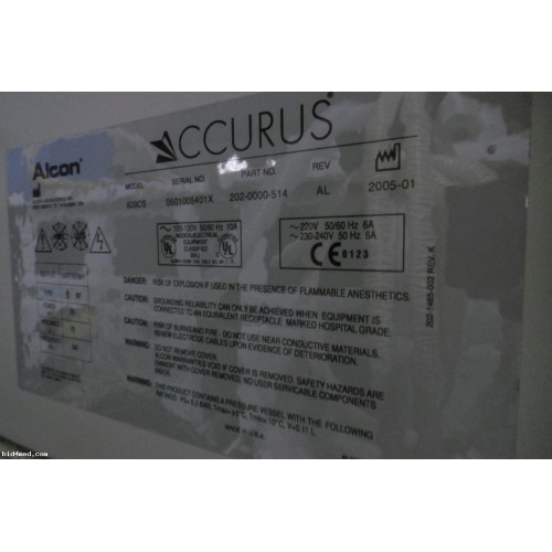 Alcon Accurus 800CS Phaco Emulsifier with handpiece, footswitch